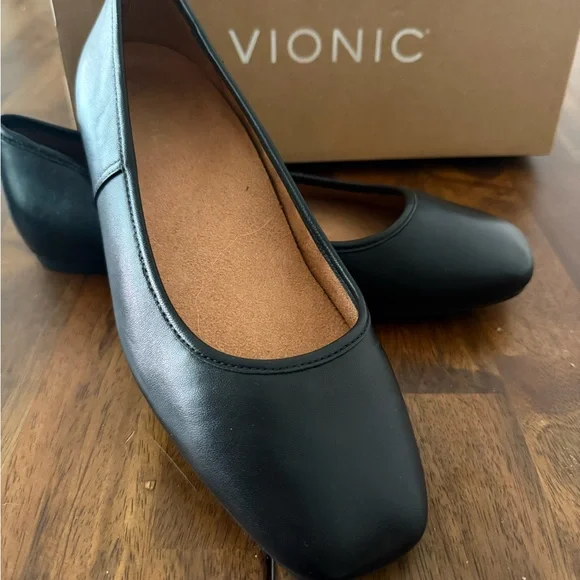 NWT Vionic Women's Orinda Flats - Picture 1 of 5